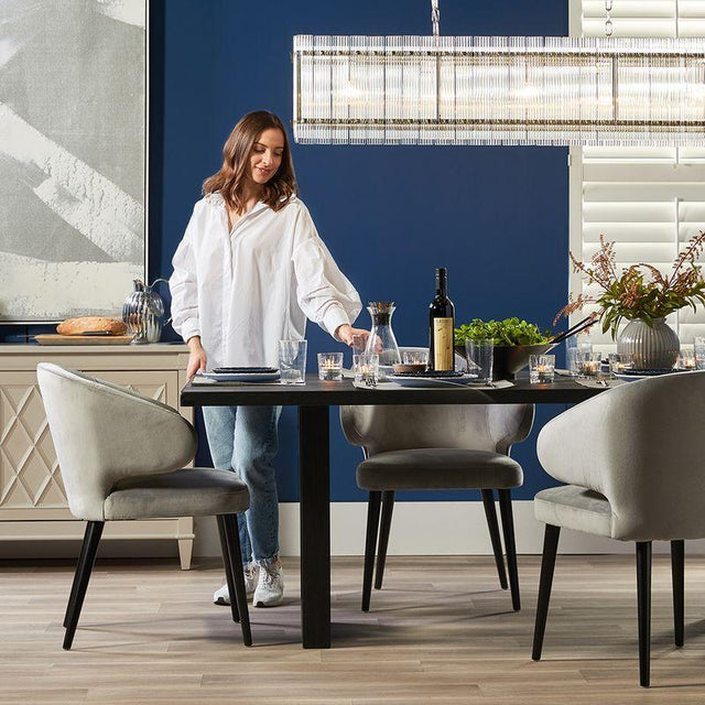 how to decorate dining table