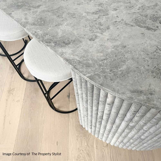 Blackley Black Iron Kitchen Stool - Natural Linen - - Eleganté